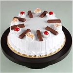 kitkat-vanilla-cake-half-kg-eggless